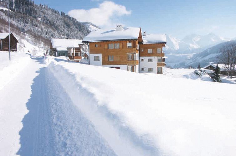 Appartement Tgèsa Garnetsch No. 1 Young, (Sedrun).