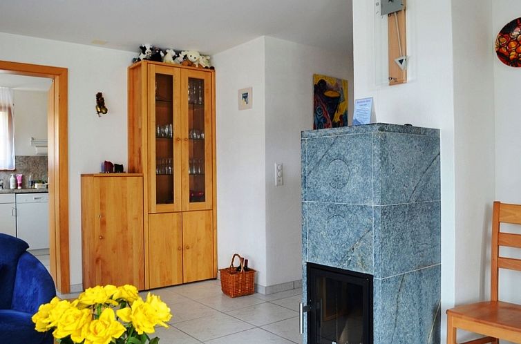 Appartement Tgèsa Garnetsch No. 1 Young, (Sedrun).