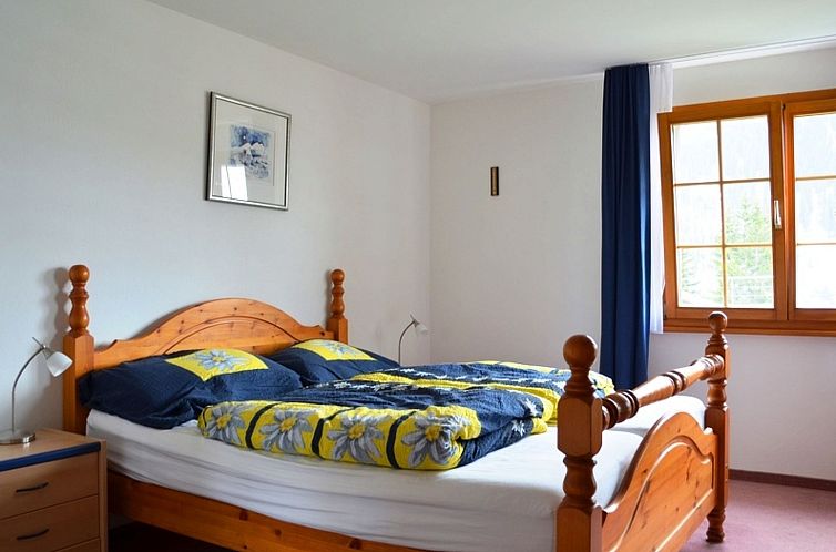 Appartement Tgèsa Garnetsch No. 1 Young, (Sedrun).