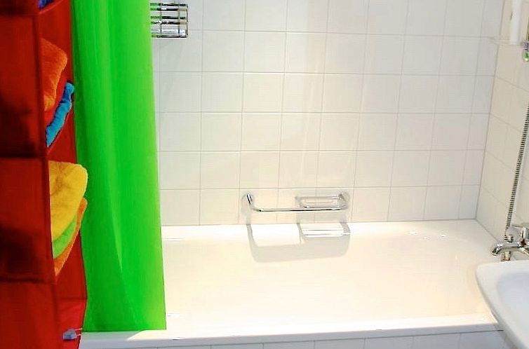 Appartement Tgésa Bienviver, (Sedrun).
