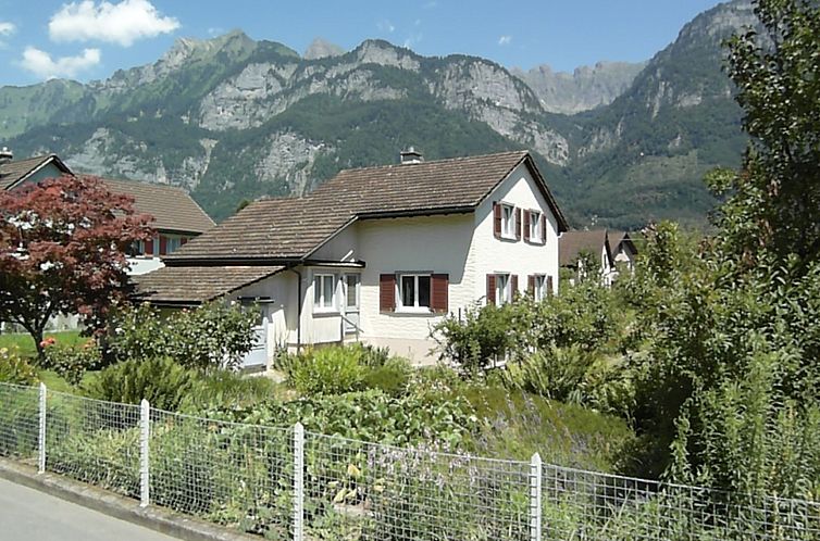Appartement Schils, (Flums). 5 Zimmerhaus mit Bad/Dusche