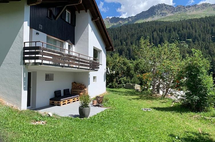 Vakantiehuis Haus Tschuetta - zentrale Lage in Valbella
