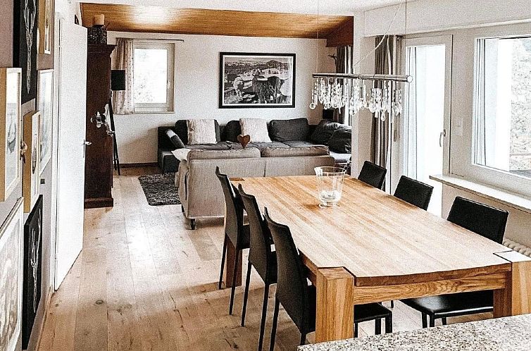 Vakantiehuis Haus Tschuetta - zentrale Lage in Valbella