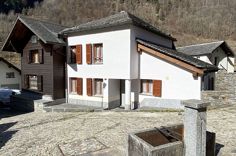 Verblijf 18215003 - Appartement Graubunder / Grisons - Appartement Della Posta Cervo Giardino