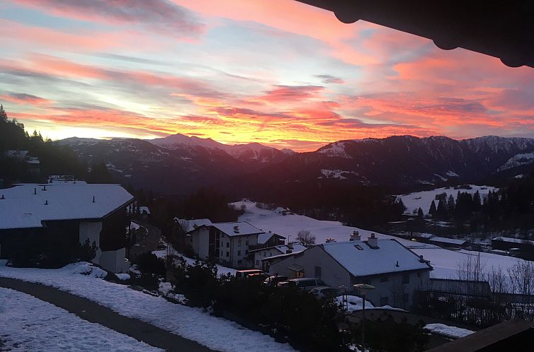 Appartement Apartment Tavaun - Crap Grisch, (Flims Dorf). 1.