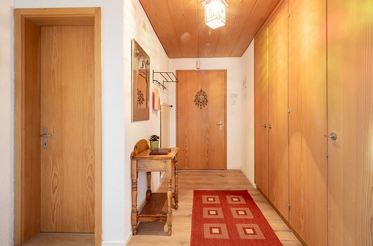 Appartement Apartment Tavaun - Crap Grisch, (Flims Dorf). 1.