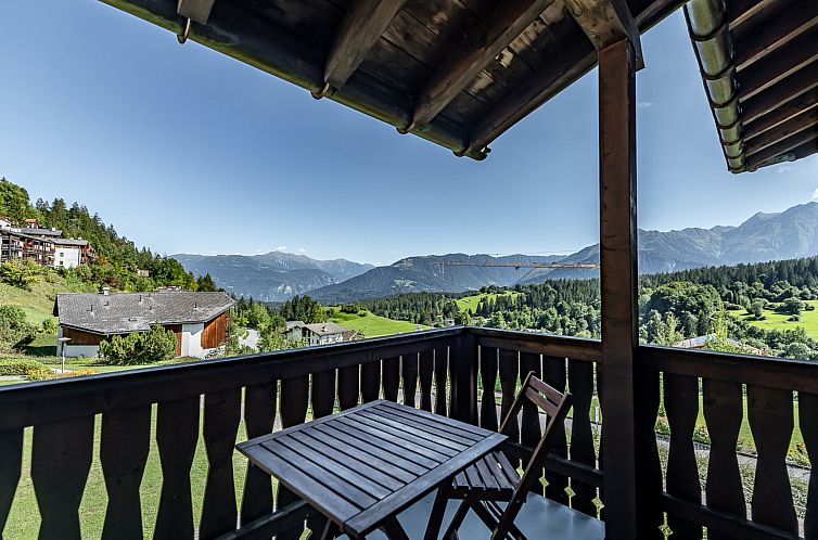 Appartement Apartment Tavaun - Crap Grisch, (Flims Dorf). 1.