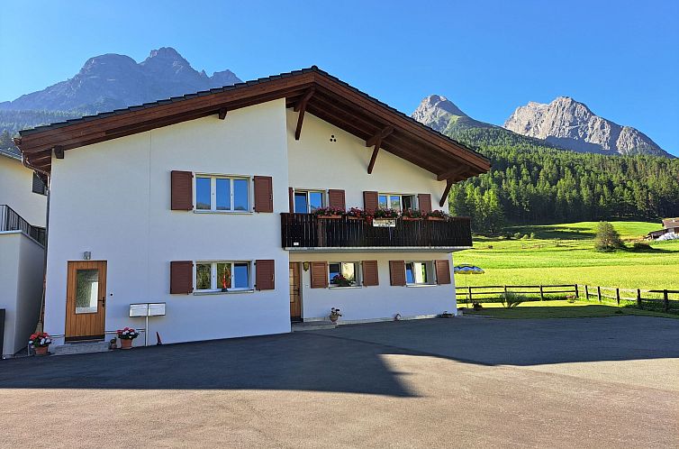 Appartement am Tarasper See, (Tarasp).