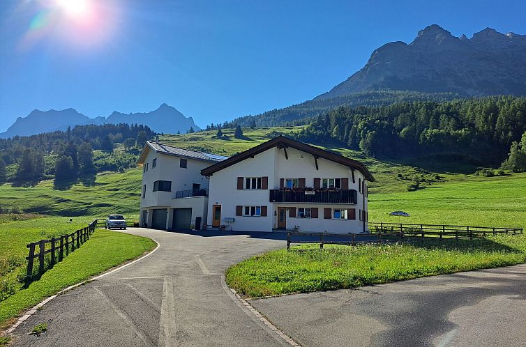 Appartement am Tarasper See, (Tarasp).