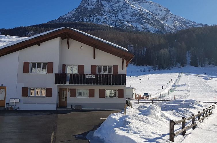 Appartement am Tarasper See, (Tarasp).