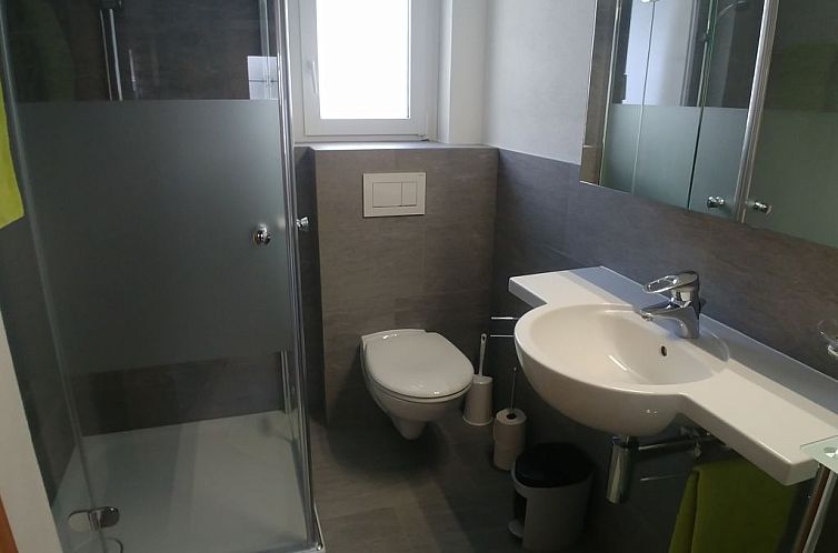 Appartement am Tarasper See, (Tarasp).