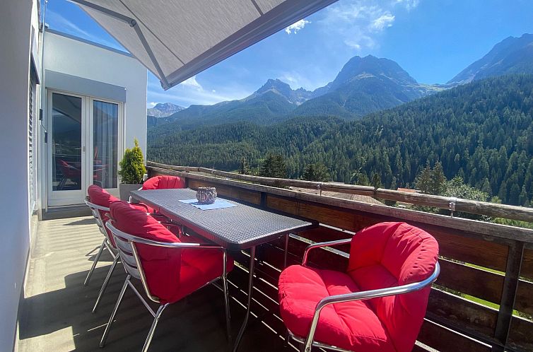Appartement Sotchà 8c, (Scuol).