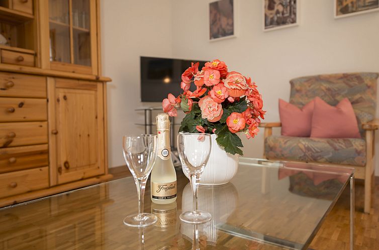 Appartement Sotchà 8c, (Scuol).