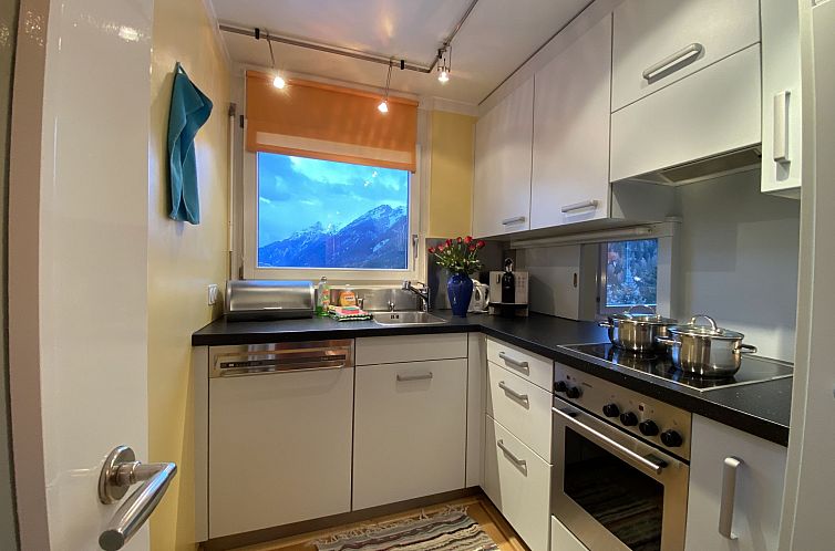 Appartement Sotchà 8c, (Scuol).