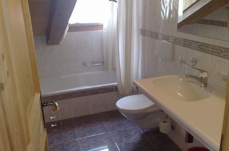 Appartement Ferienwohnungen Chasa Valär, (Scuol).