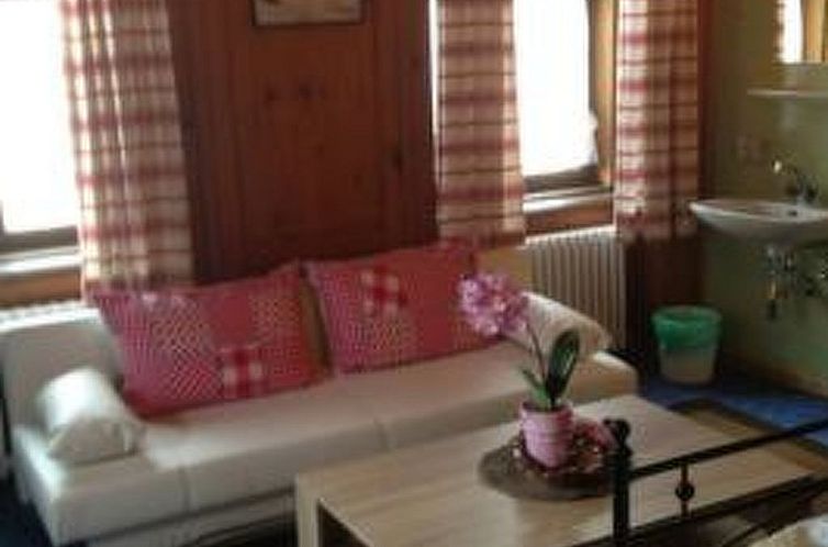 Appartement Ferienwohnungen Chasa Valär, (Scuol)