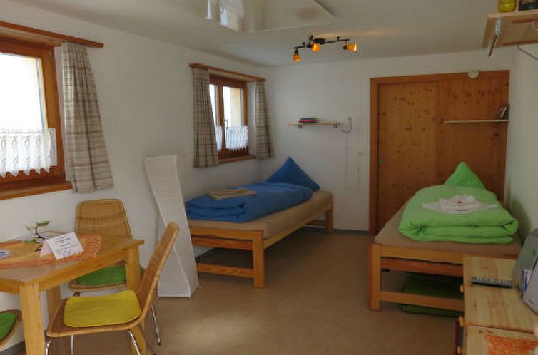 Appartement BioHof Casutt, Tenna, (Tenna).