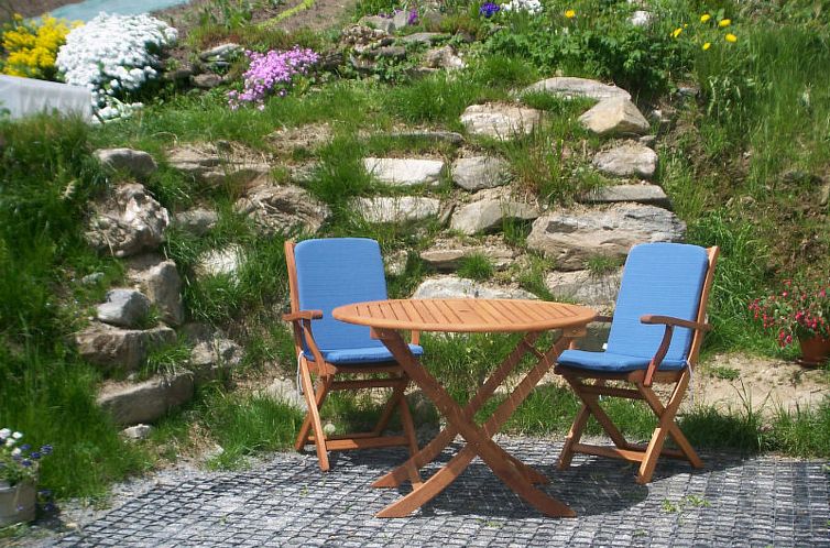 Appartement BioHof Casutt, Tenna, (Tenna).