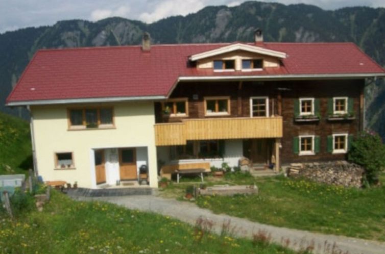 Appartement BioHof Casutt, Tenna, (Tenna).
