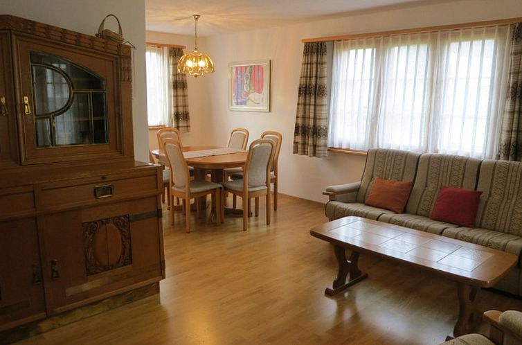 Appartement Casa Davos Cuort Good, Vella, (Vella).