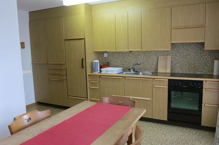 Appartement Casa Davos Cuort Good, Vella, (Vella).