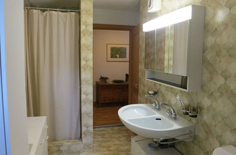 Appartement Casa Davos Cuort Good, Vella, (Vella).