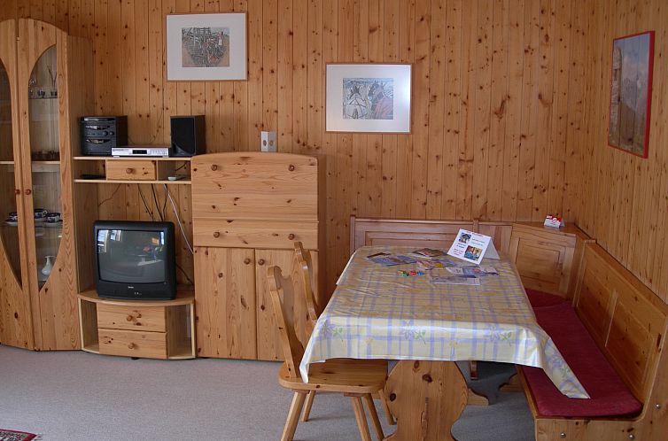 Appartement Schweizer, Obersaxen-Affeier, (Obersaxen), 34006