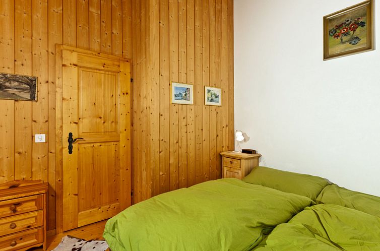 Appartement Ferienhaus Annahüs, Obersaxen-Misanenga, (Obers