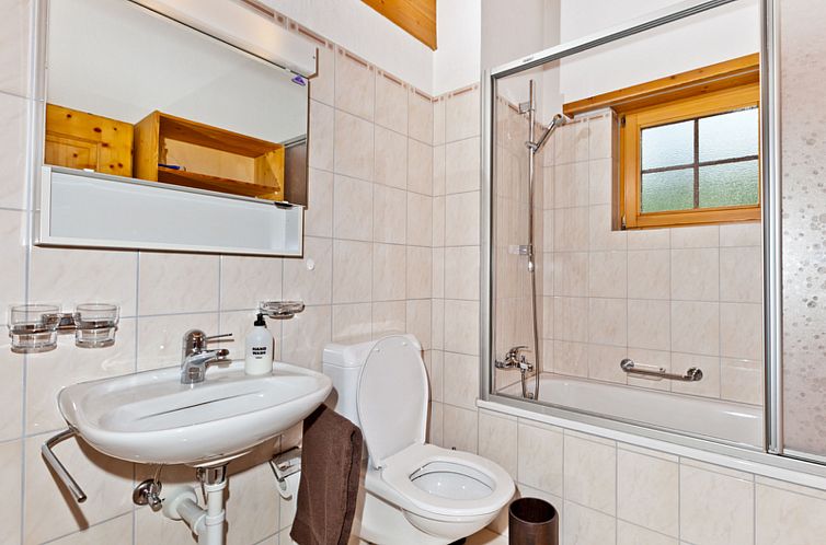 Appartement Ferienhaus Annahüs, Obersaxen-Misanenga, (Obers