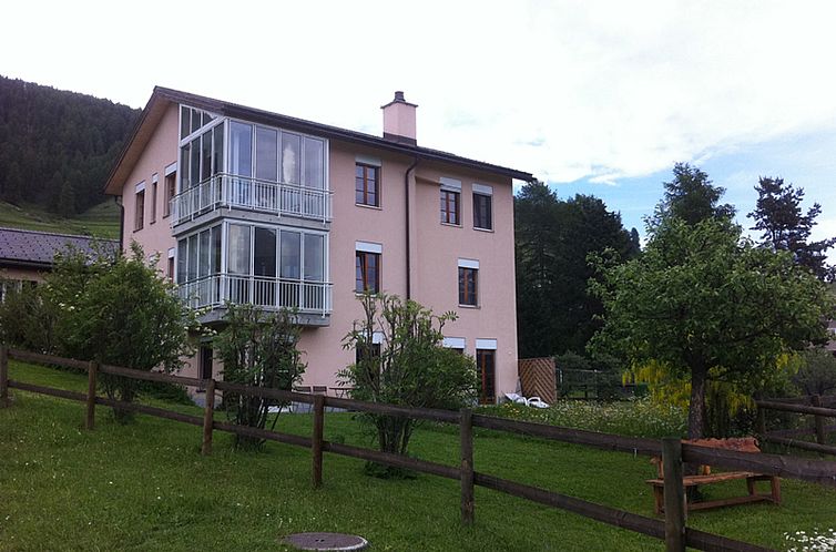 Appartement Iten, (Ftan).