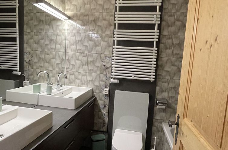 Appartement Mugliner 117A, (Ftan)