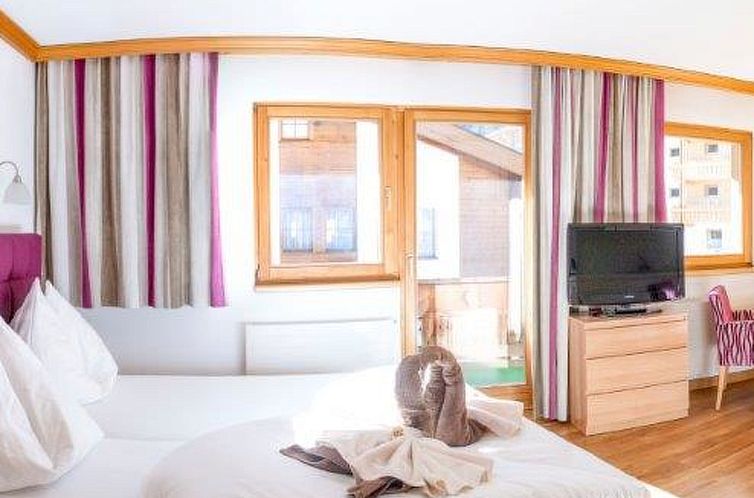 Guest house 1823833 - Apartment Under Gräub / Grisons - Appartement Appartements Alouette, (Samnaun-Dorf).