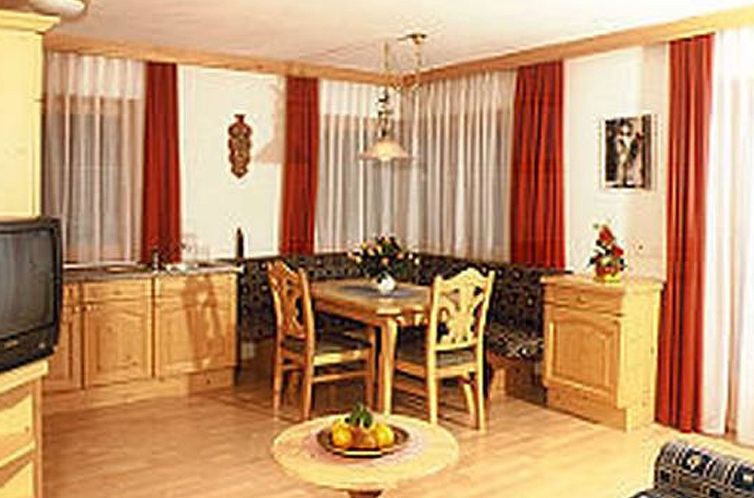 Appartement Chasa Valetta, (Samnaun-Laret).