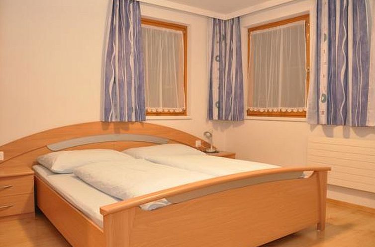 Appartement Haus Gentiana, (Samnaun-Laret).