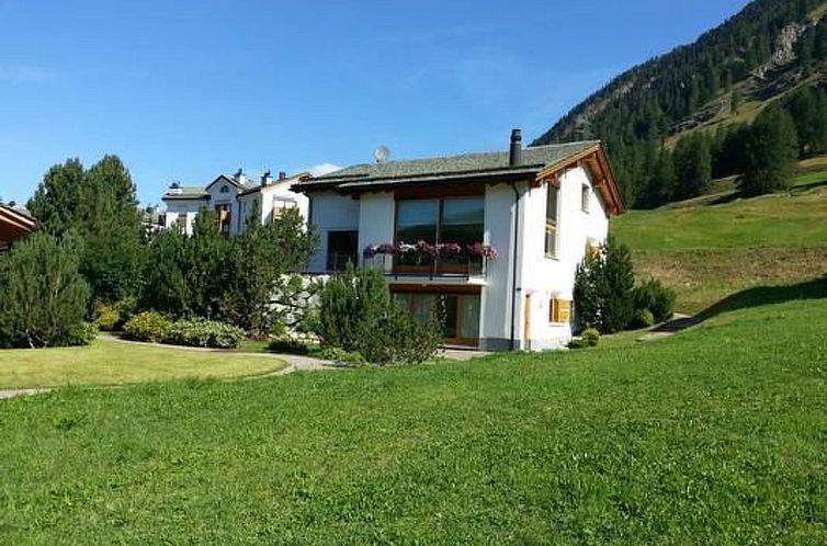 Guest house 1823914 - Apartment Under Gräub / Grisons - Appartement Chesa Ovelin