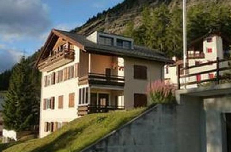 Guest house 1823964 - Apartment Under Gräub / Grisons - Appartement Chesa Viola Dachwohnung
