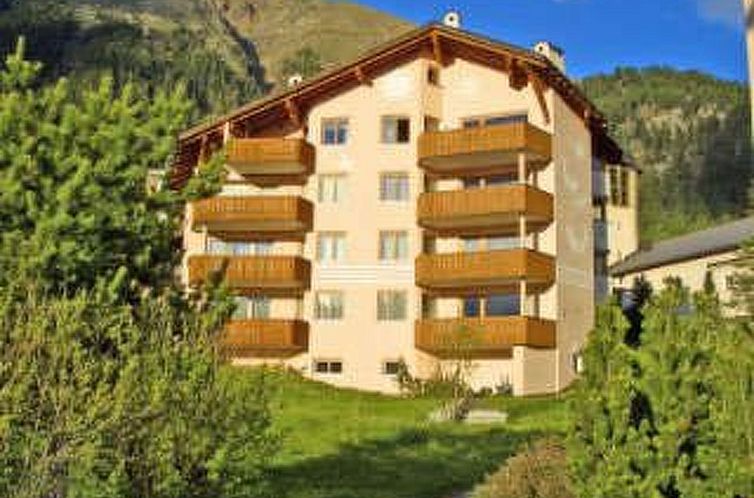 Guest house 1823965 - Apartment Under Gräub / Grisons - Appartement Chesa Delfin