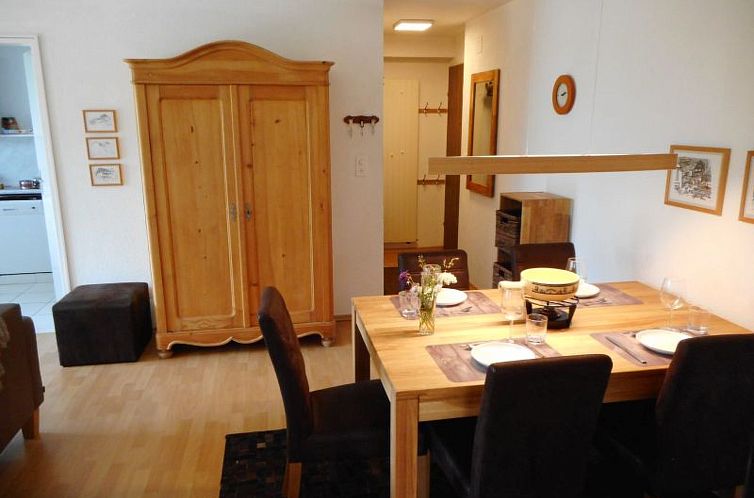 Appartement Pignia 2 / Greulich, (Laax Dorf). 3 Zimmerwohnun