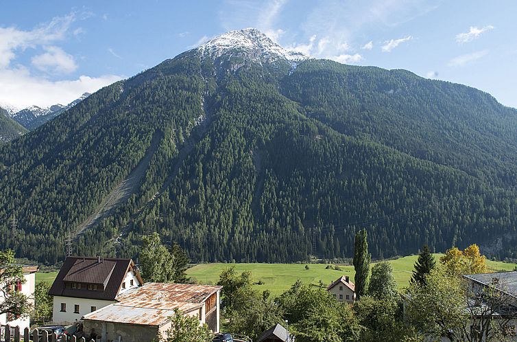 Appartement Chasa Plajet 8B, (Ramosch).