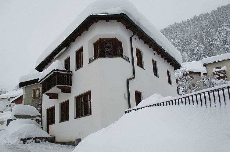 Guest house 1824905 - Apartment Under Gräub / Grisons - Appartement Chasa Nogler, (Ramosch).