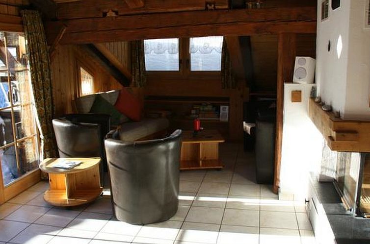 Appartement Dachwohnung Plazzetta 23, (Sent).