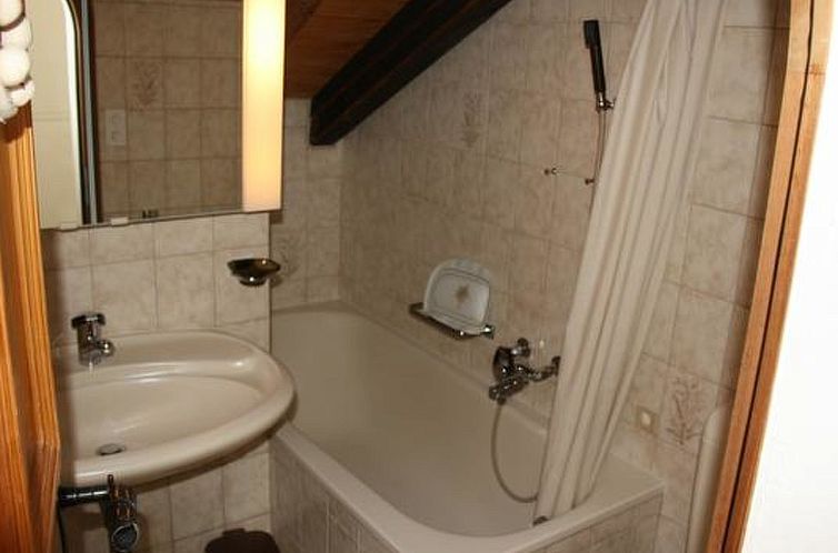 Appartement Dachwohnung Plazzetta 23, (Sent).