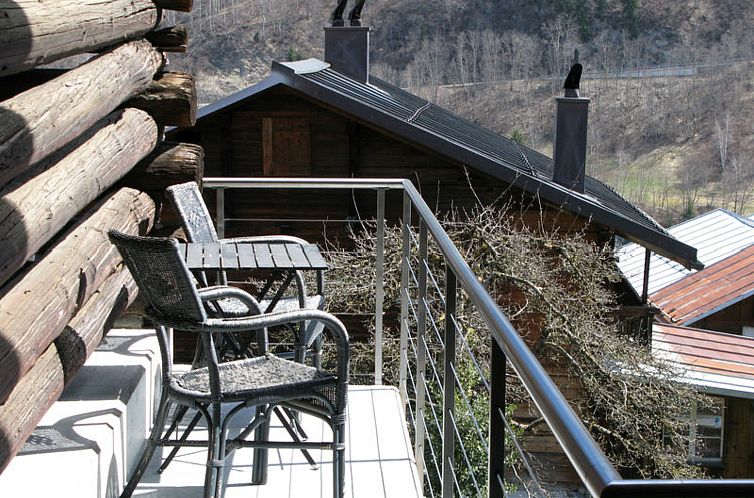 Vakantiehuis Altes Pfarrhaus, Surcasti, (Surcasti).