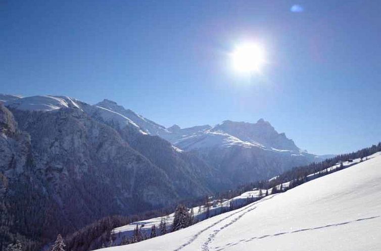 Appartement Gün Derungs, Safien-Platz, (Safien Platz).