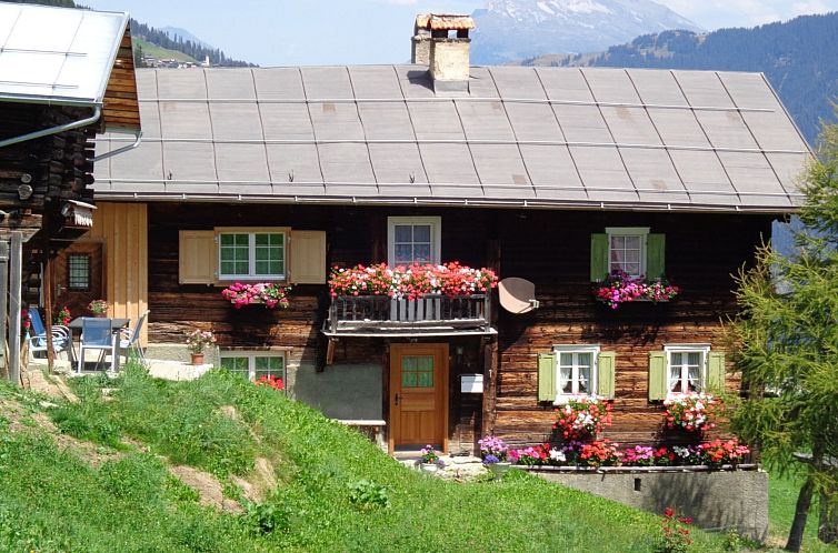 Appartement Gün Derungs, Safien-Platz, (Safien Platz).