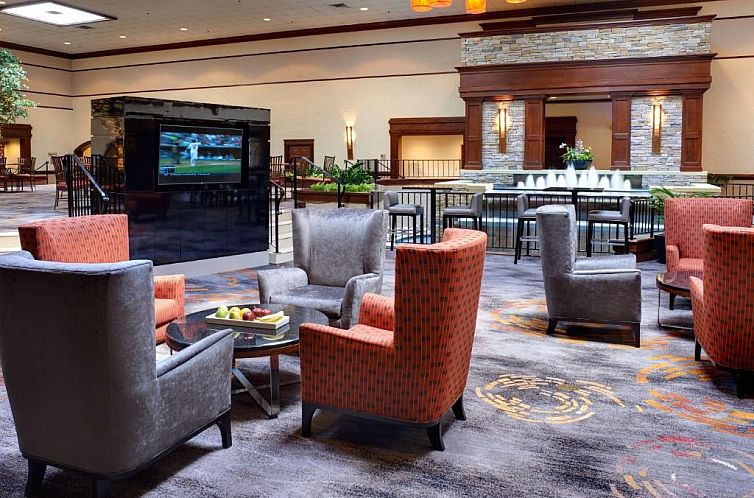 DoubleTree by Hilton Dearborn