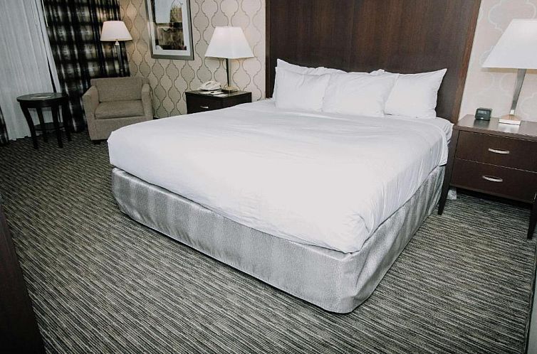 DoubleTree by Hilton Dearborn