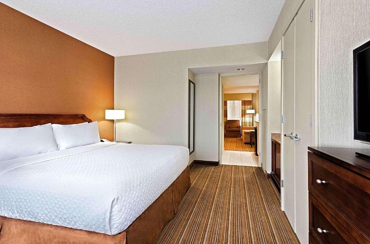 DoubleTree by Hilton Dearborn