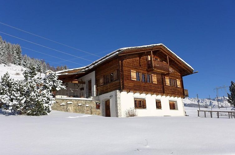 Unterkunft 1825526 - Ferienhaus Graubünden - Vakantiehuis Chalet 'Casa Muraun' mit Bergblick