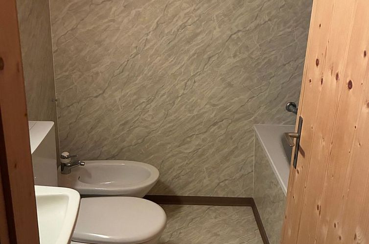 Appartement Caziela 49, (Oberurmein),